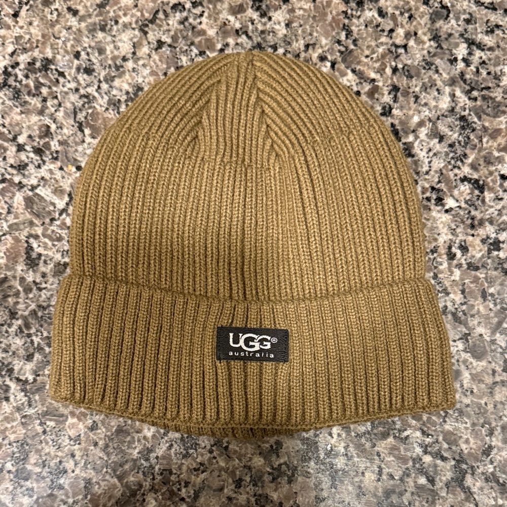 UGG Men's Brown Knit Beanie NOWT